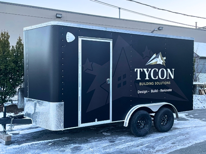 Trailer wrap előnyei vásárokon: figyelemfelkeltő megoldás!