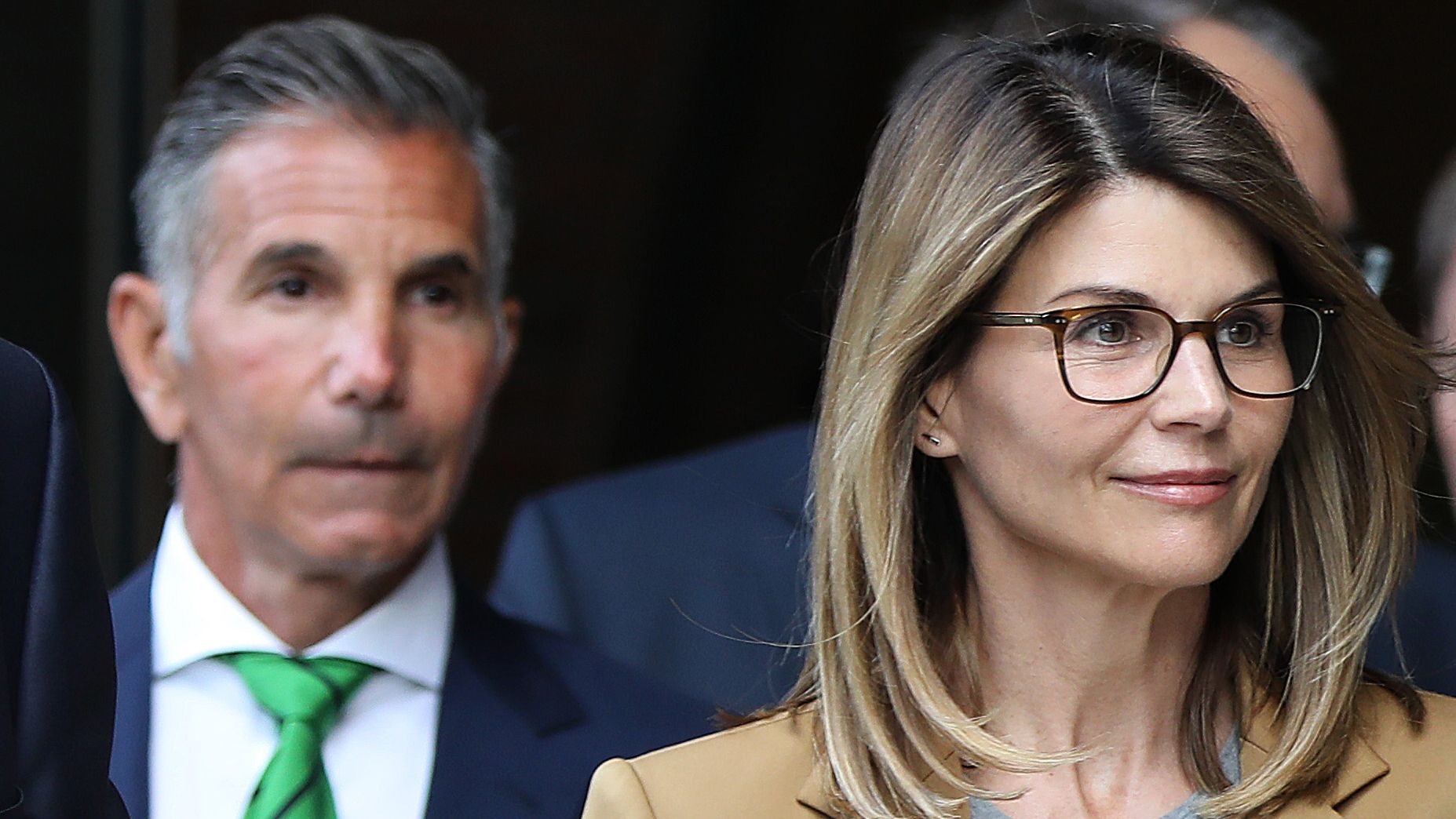 Eladó Lori Loughlin és Mossimo Giannulli dél-kaliforniai villája!