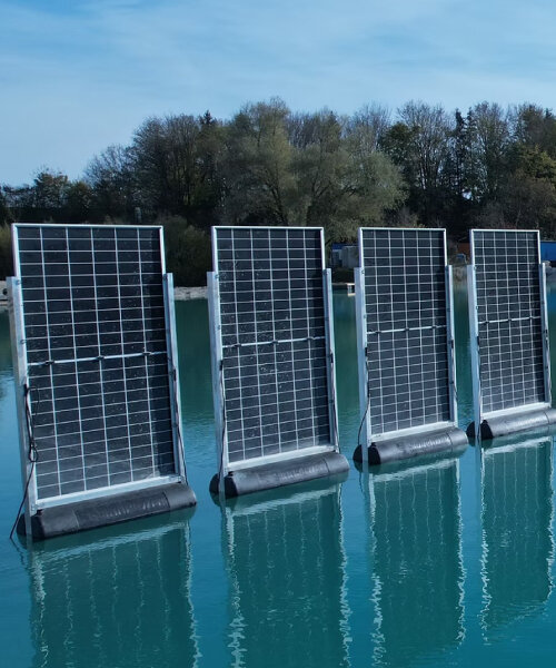 Úszó, függőleges napelemek: energia vízfelületekből!