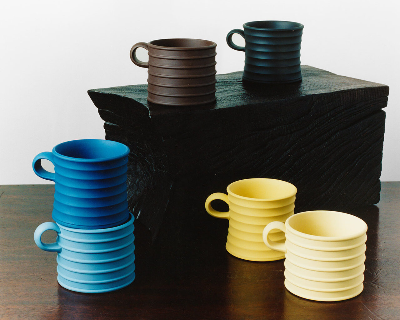 JW Anderson és Wedgwood életre keltik Lucie Rie terveit!