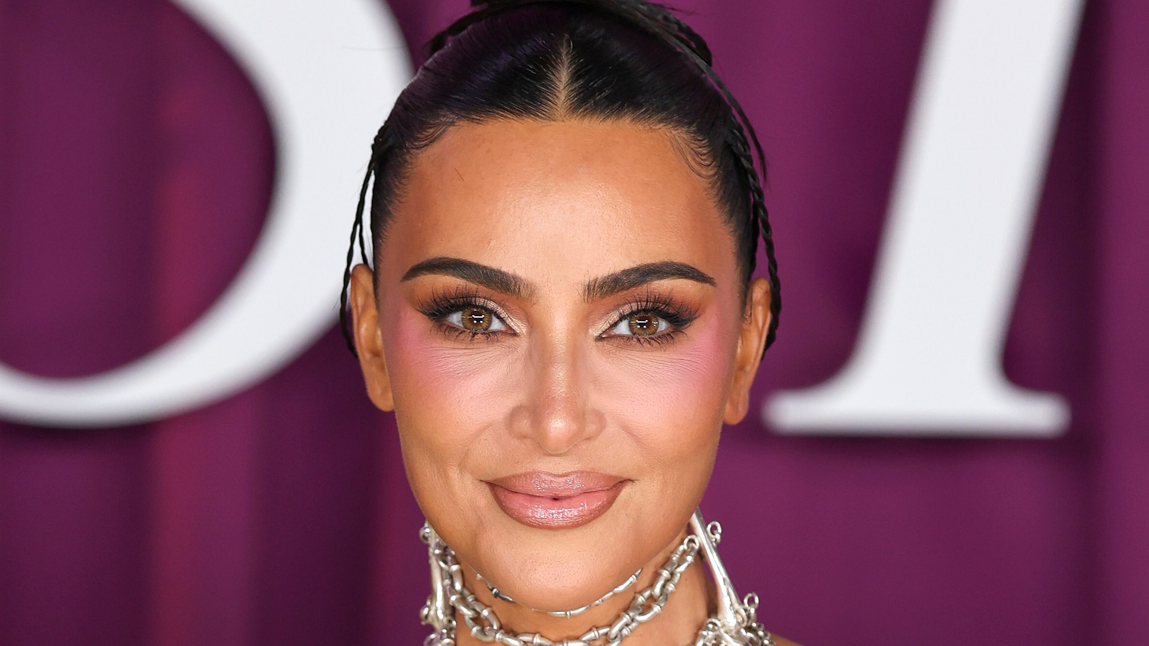 Kim Kardashian születésnapi ajándéka: 7 milliós villa szomszédba!