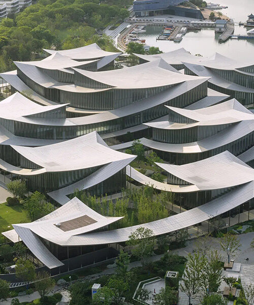 „Suzhou kortárs művészeti múzeuma: szalag alakú tető alatt!”