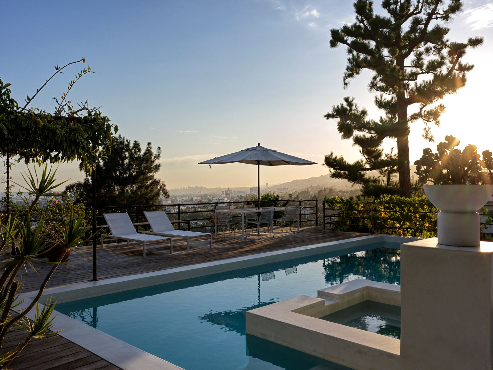 „Művészet a napfényben: 12 óra kreatív otthonban!”