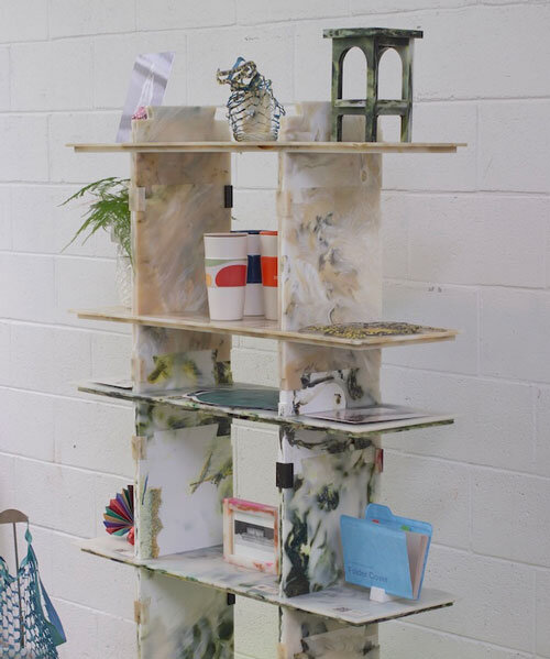 Műanyag gyöngyös polc: újrahasznosított bútor varázslat!