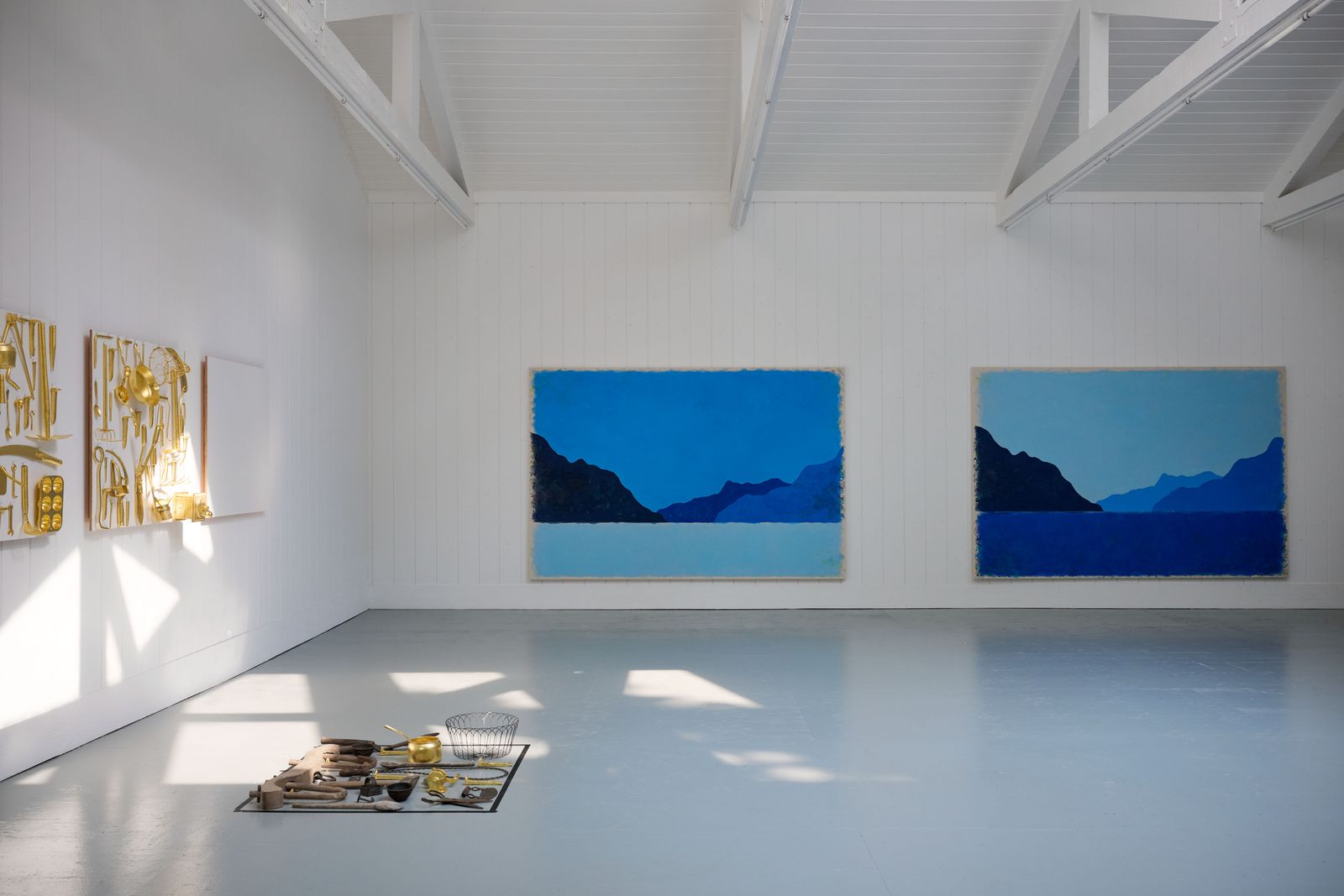 Mossal Borított Meditatív Táj: Rondinone és Schrader Művei