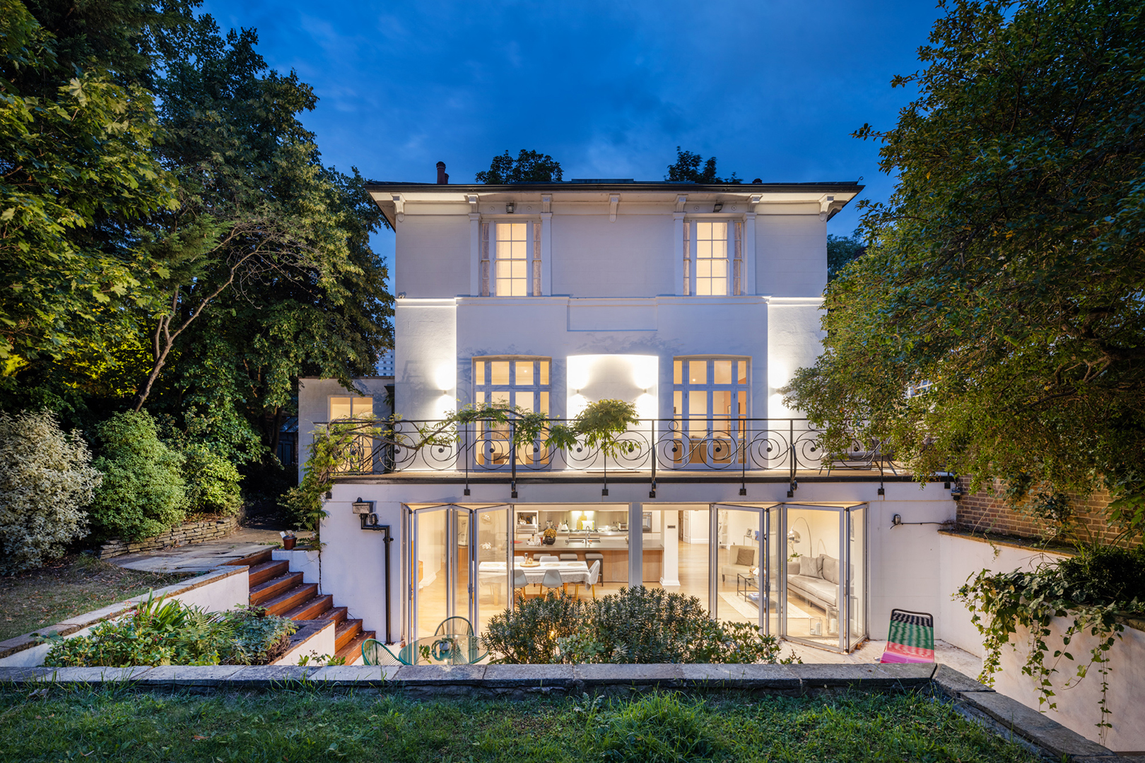 Kate Moss egykori viktoriánusa: napfényes szórakozóhely!