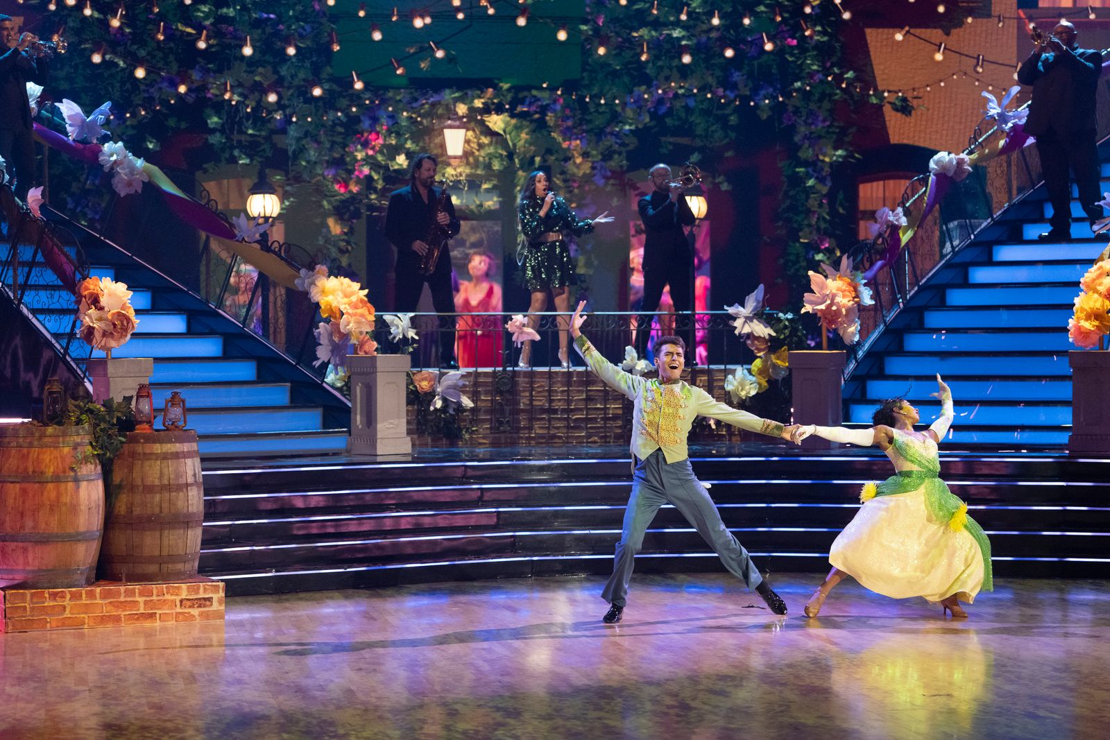 Táncolj a Csillagokkal: Hogyan Készülnek a Díszletek?