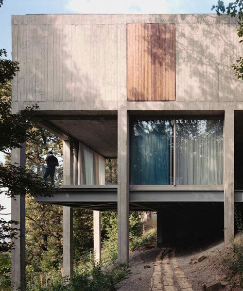 Beton oszlopok emelik a lakóházat az erdő fölé Grúziában!