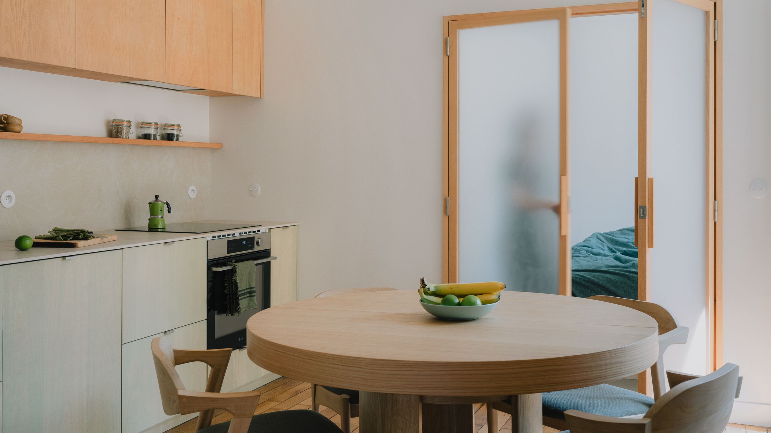 Francia séf: Így alakította át 484 négyzetlábos otthonát!