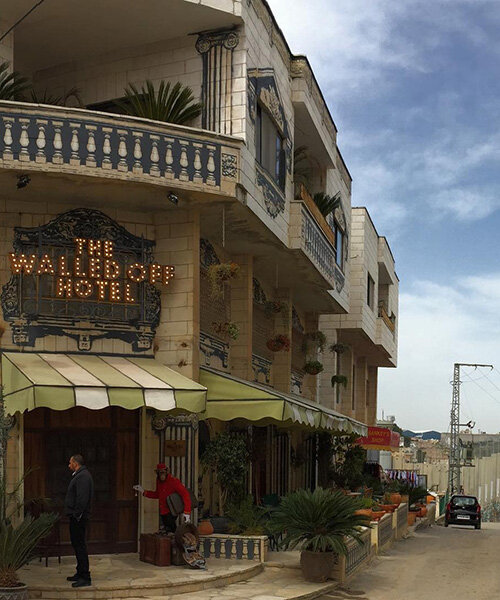 Banksy „Fal mögötti szállodája” újra nyit Bethlehemben!