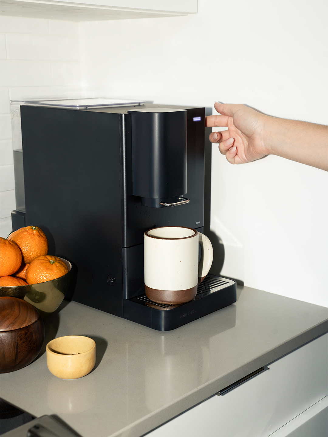 Kávéfogyasztók figyelem! Íme a helytakarékos gép!