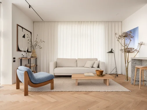 Kontúros ház: Puha, semleges belső, íves formákkal!