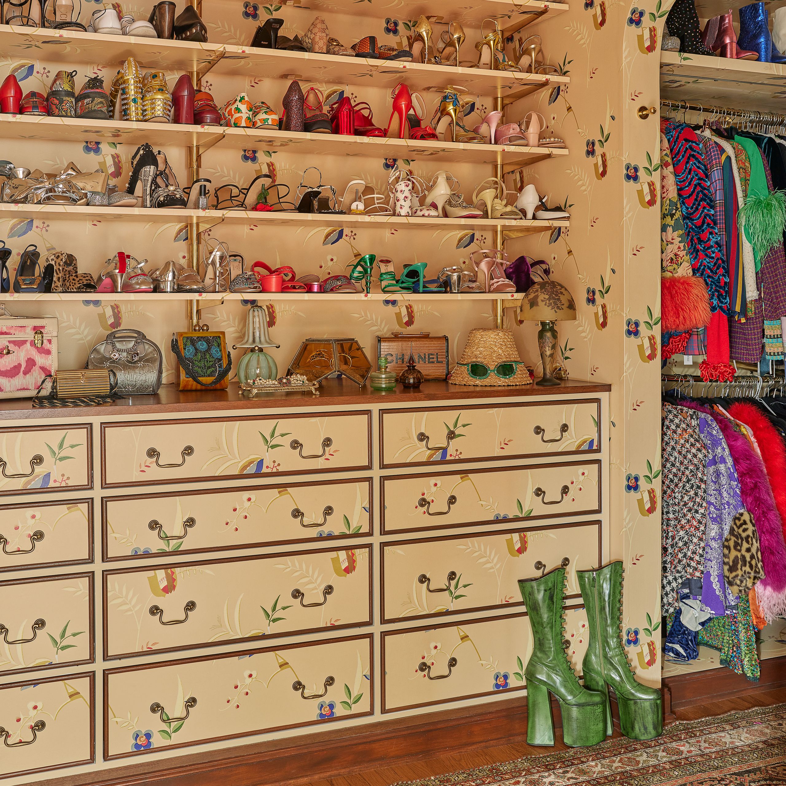 Cipőtartók 2025-re: 17 legjobb megoldás a rendért!