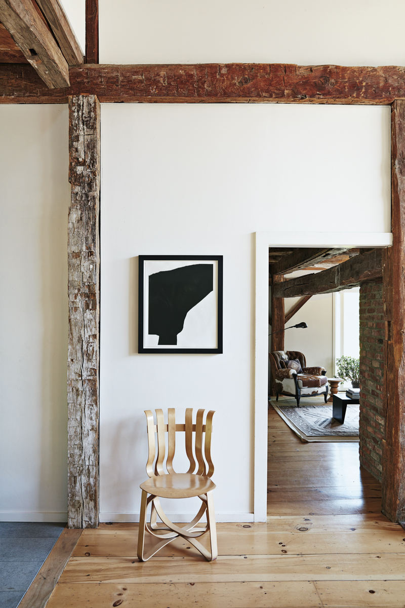 Divattervező: 19. századi tehénistálló a családi otthon!