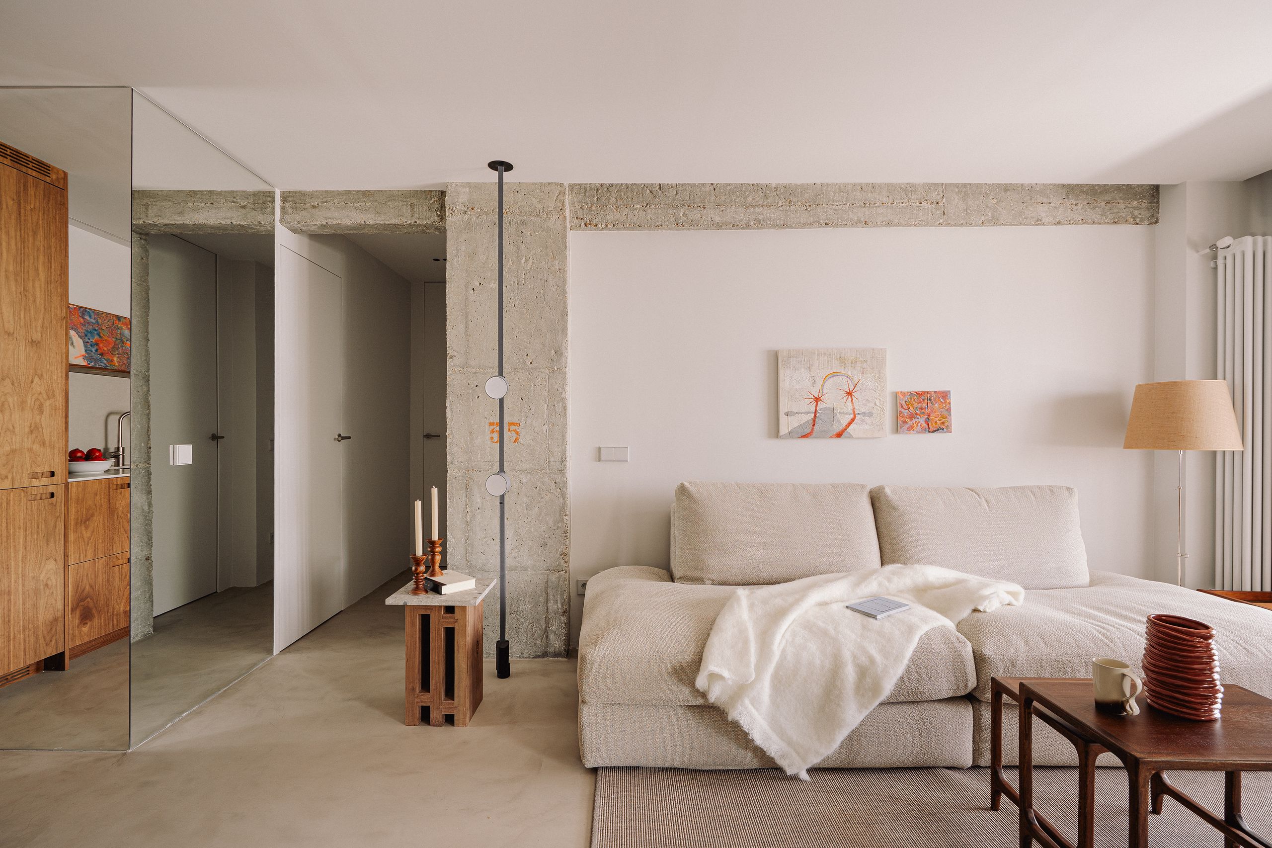 Betonpadlók és oszlopok: Madridi felújítás korlátozott költségvetéssel!