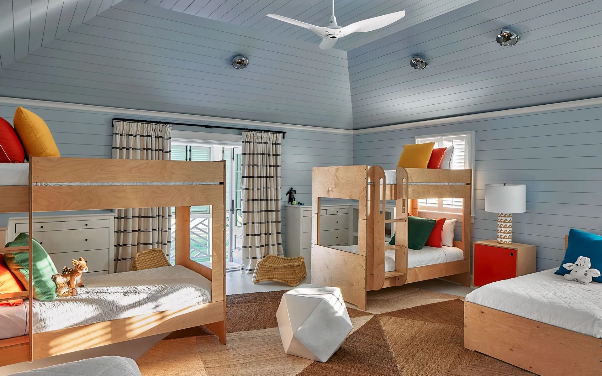 Legjobb emeletes ágyak gyerekeknek, amit a felnőttek is imádnak!