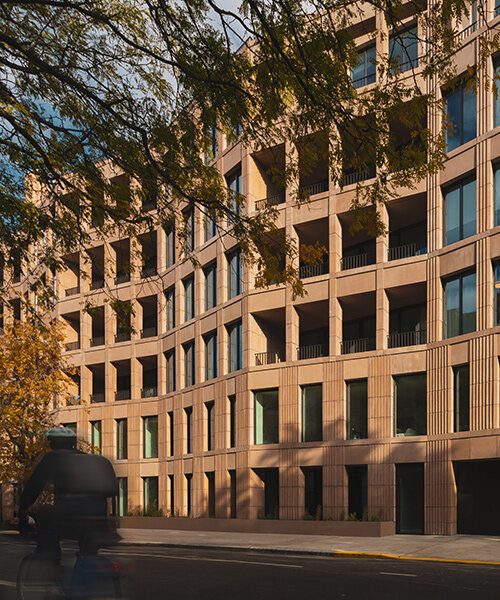 Frida Escobedo: Pleátolt homlokzatú Bergen lakások Brooklynban!