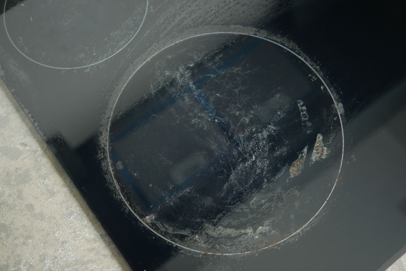 Sponge trükk a ablakpárkány tisztításához: Meglepetés!