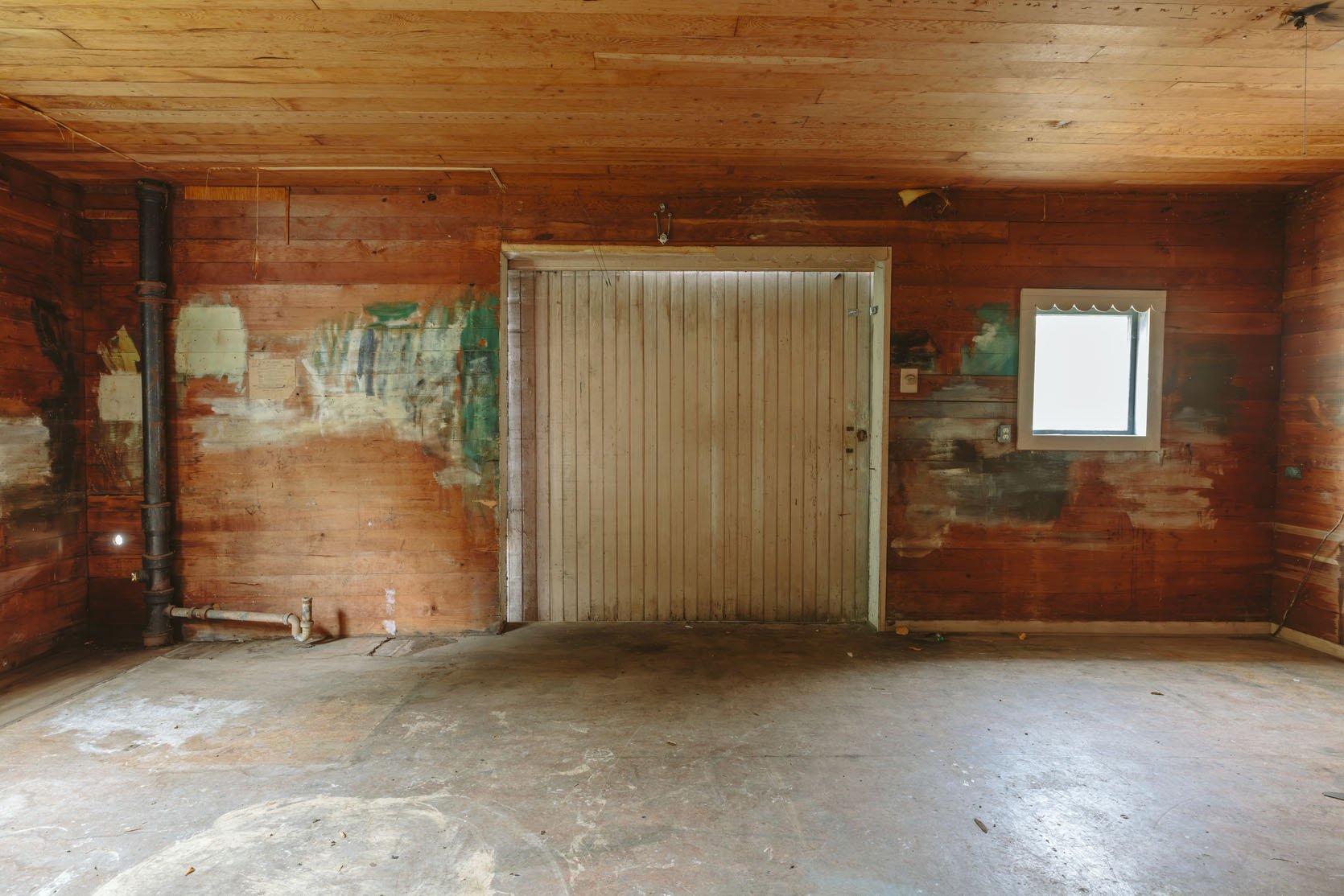 Újrahasznosított fa a vendégházban: Stílus és fenntarthatóság!