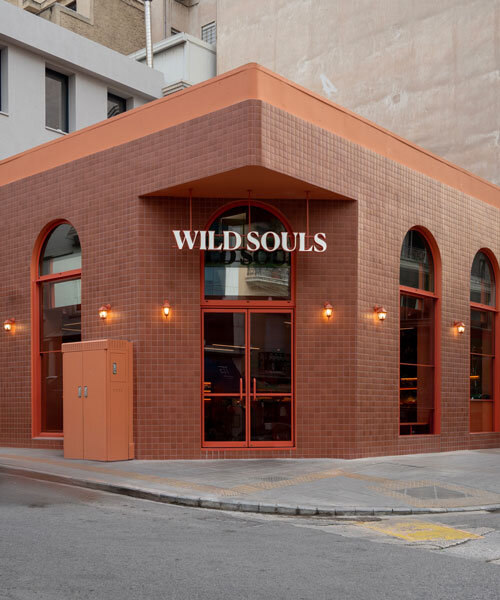 Terrakotta csempék borítják a tiszta étkezés helyszínét Athénban!