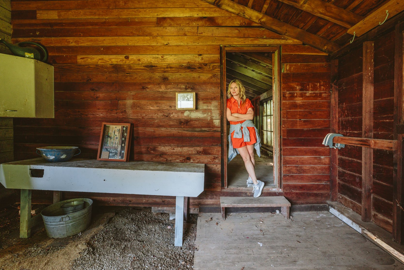 Újrahasznosított fa a vendégházban: Stílus és fenntarthatóság!