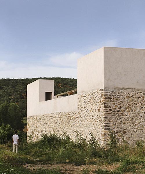 Kő és agyag: Újjáépített vidéki menedék Spanyolországban!