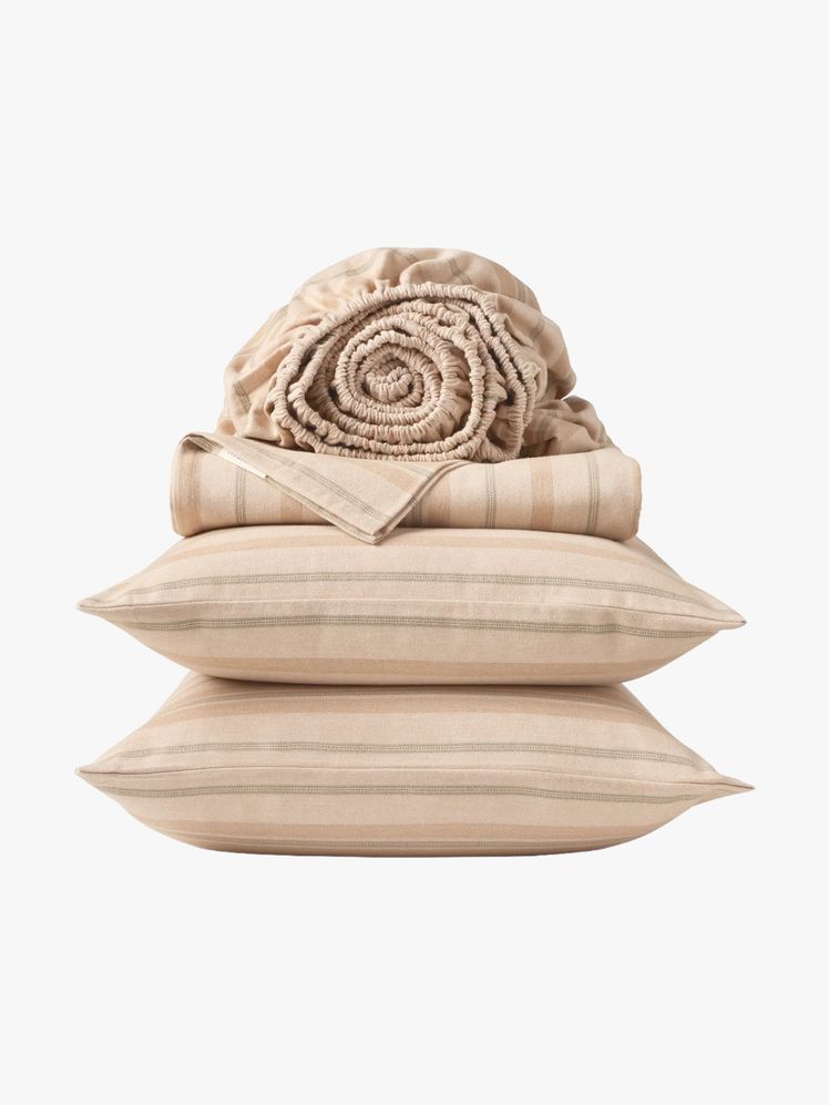 Fehér falak őrjítenek? Mintás ágynemű olcsóbb, mint a festés!