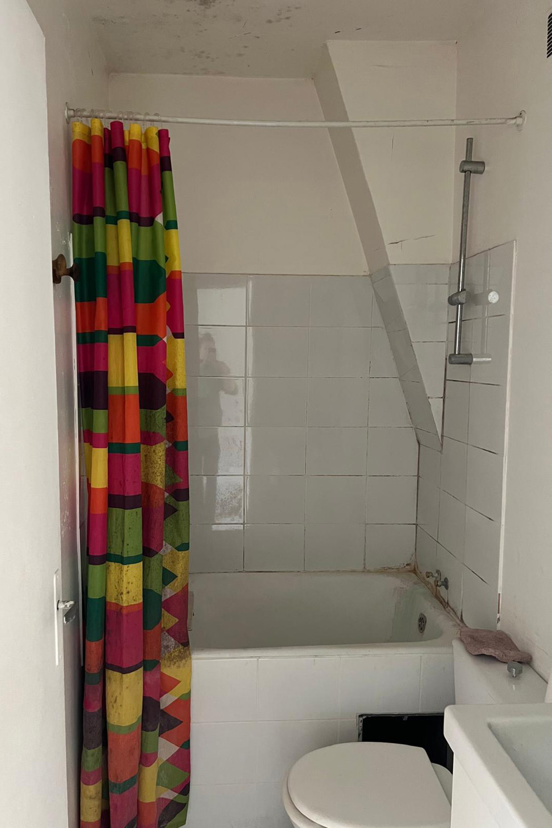 Csempe átalakítás: Pici párizsi fürdőszoba újjászületése!