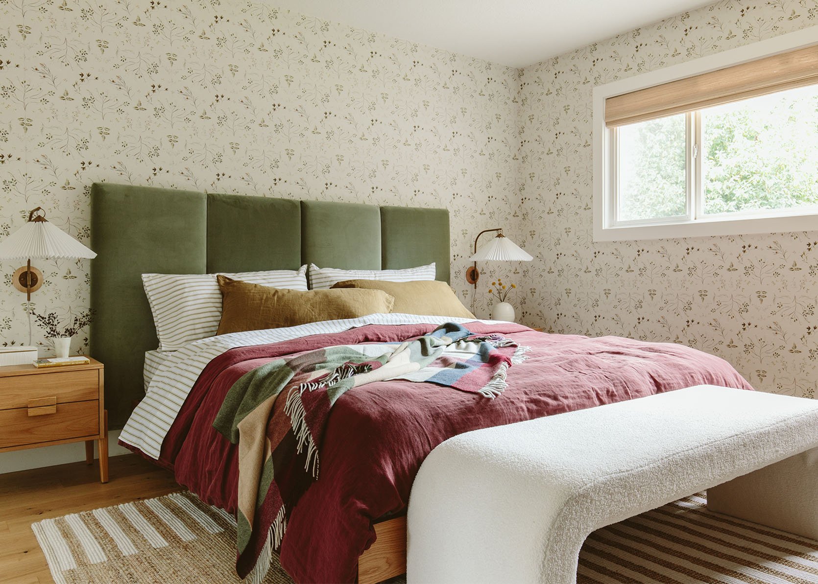 Porszívó, amit nem hittél volna: Mal kedvenc design könyvei és tartós sminktippek!