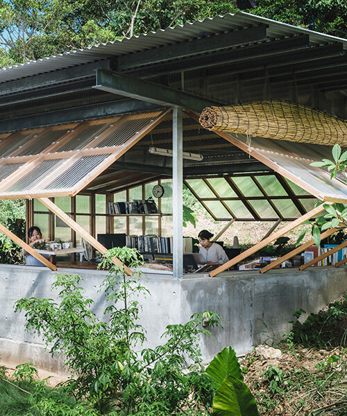 Okinawai munkahely: rovarháló és vinyl burkolatban!