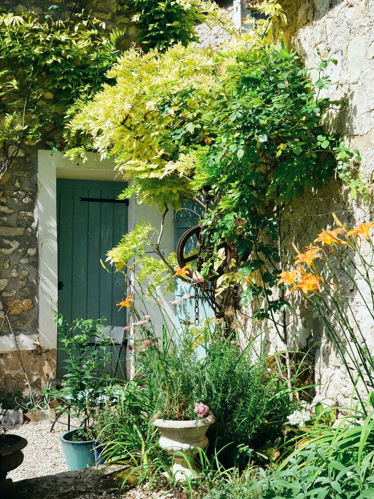 Kőház Párizs mellett: Terápiás menedék a válásban