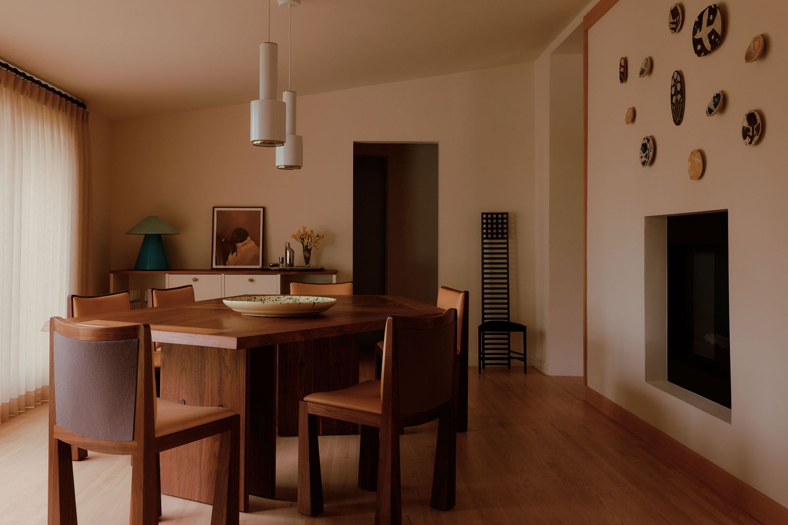 Garázskapu a nappaliban: a Studio MUKA merész húzása!