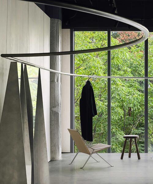 Folyamatos acélvonalak: Shanghai bemutatóterem művészi belsője