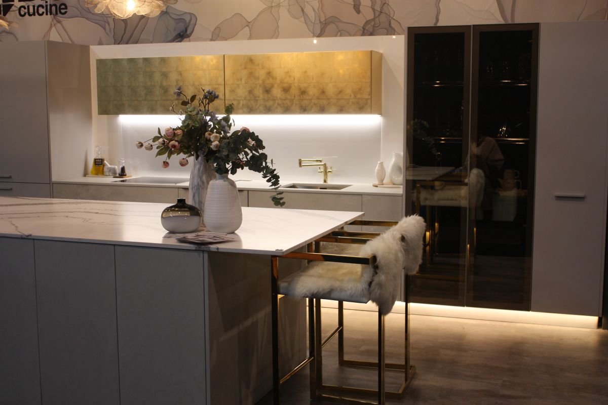 Tükrös fürdőszobai ötletek: Íme a gyógyszertár helyett!