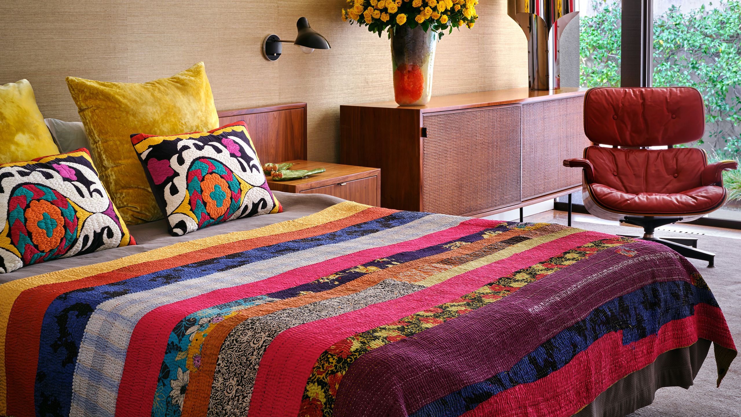 Fehér falak őrjítenek? Mintás ágynemű olcsóbb, mint a festés!