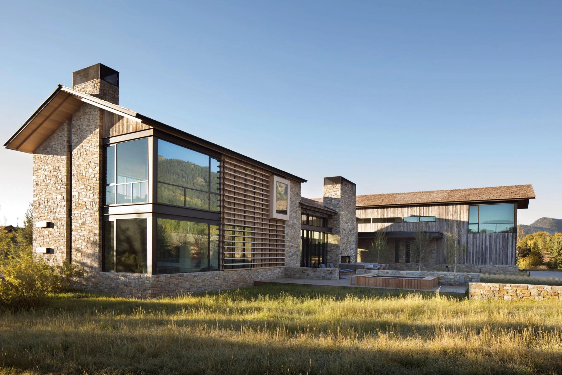 „Hogyan épített egy öt fős család tökéletes hegyi otthont Wyomingban?”