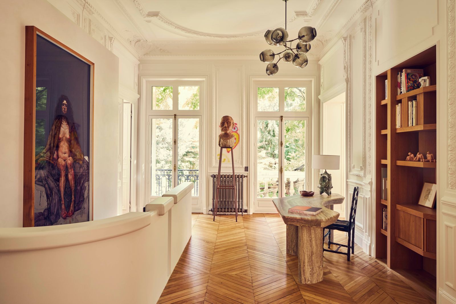 Rejtett Párizsi Lakás: Csodás Kerttel a Haussmann-házban!