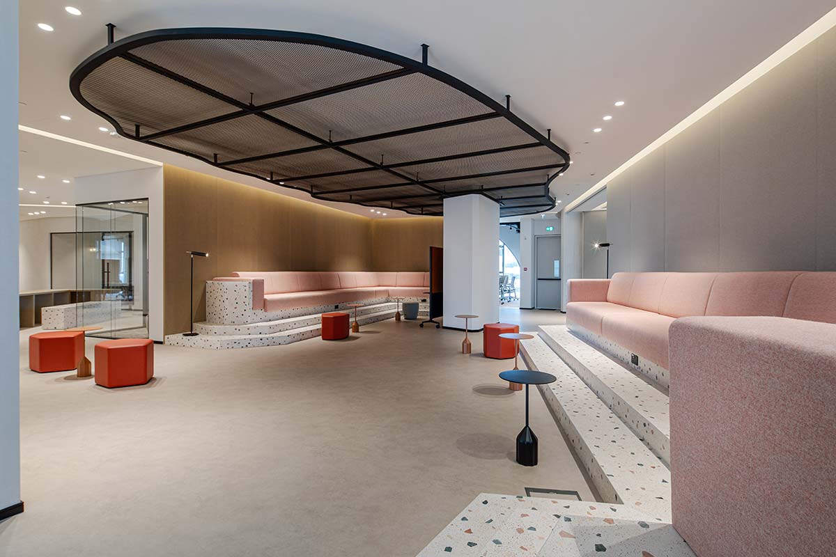 Folyékony terek a kormányzás új dimenziójában!