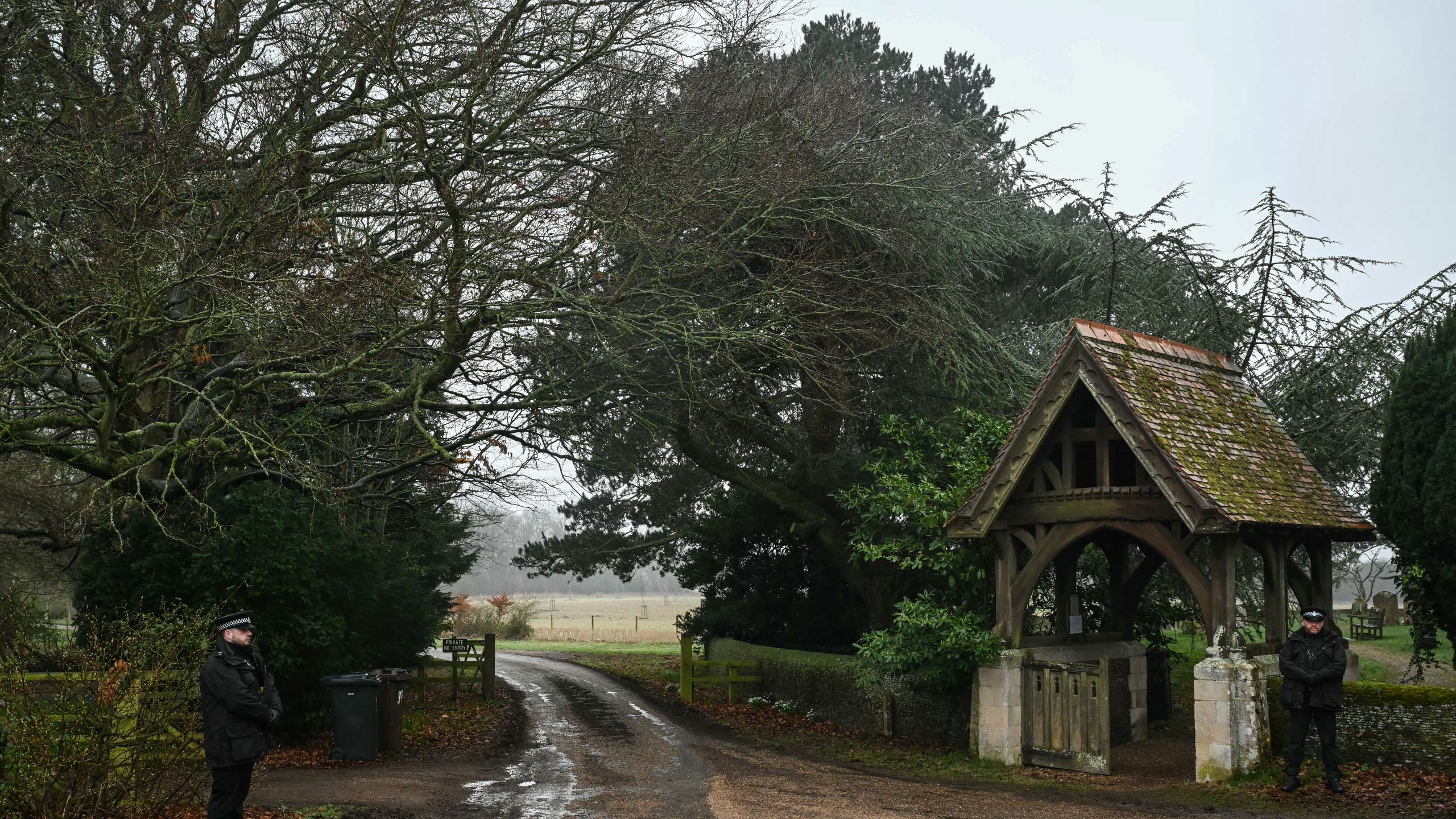 Royal Lodge és Sandringham: Ex-Károly herceg otthonai az őrizetbe vétel előtt!