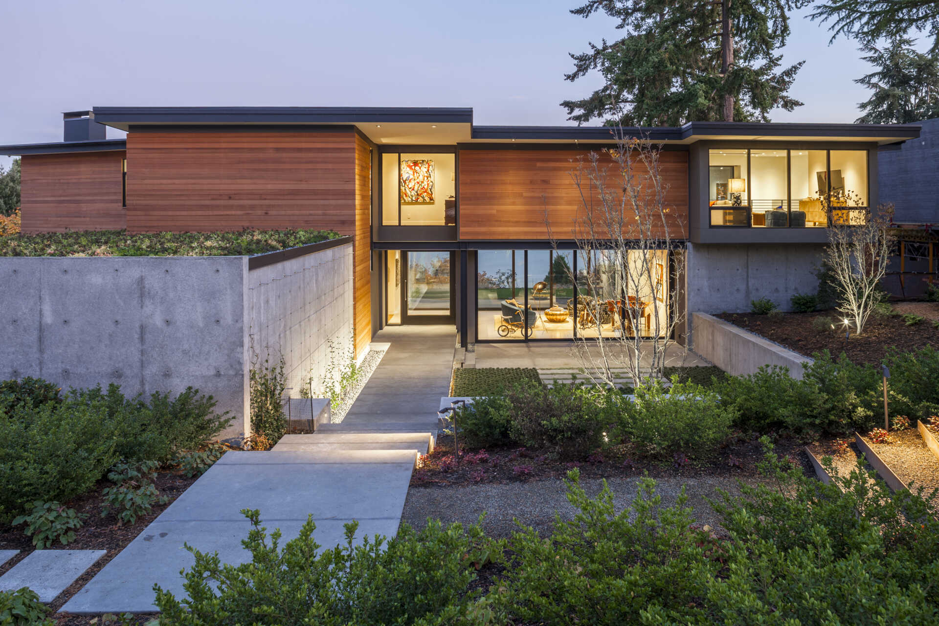 Boomerang alakú otthon: műterem és tóparti kilátás!