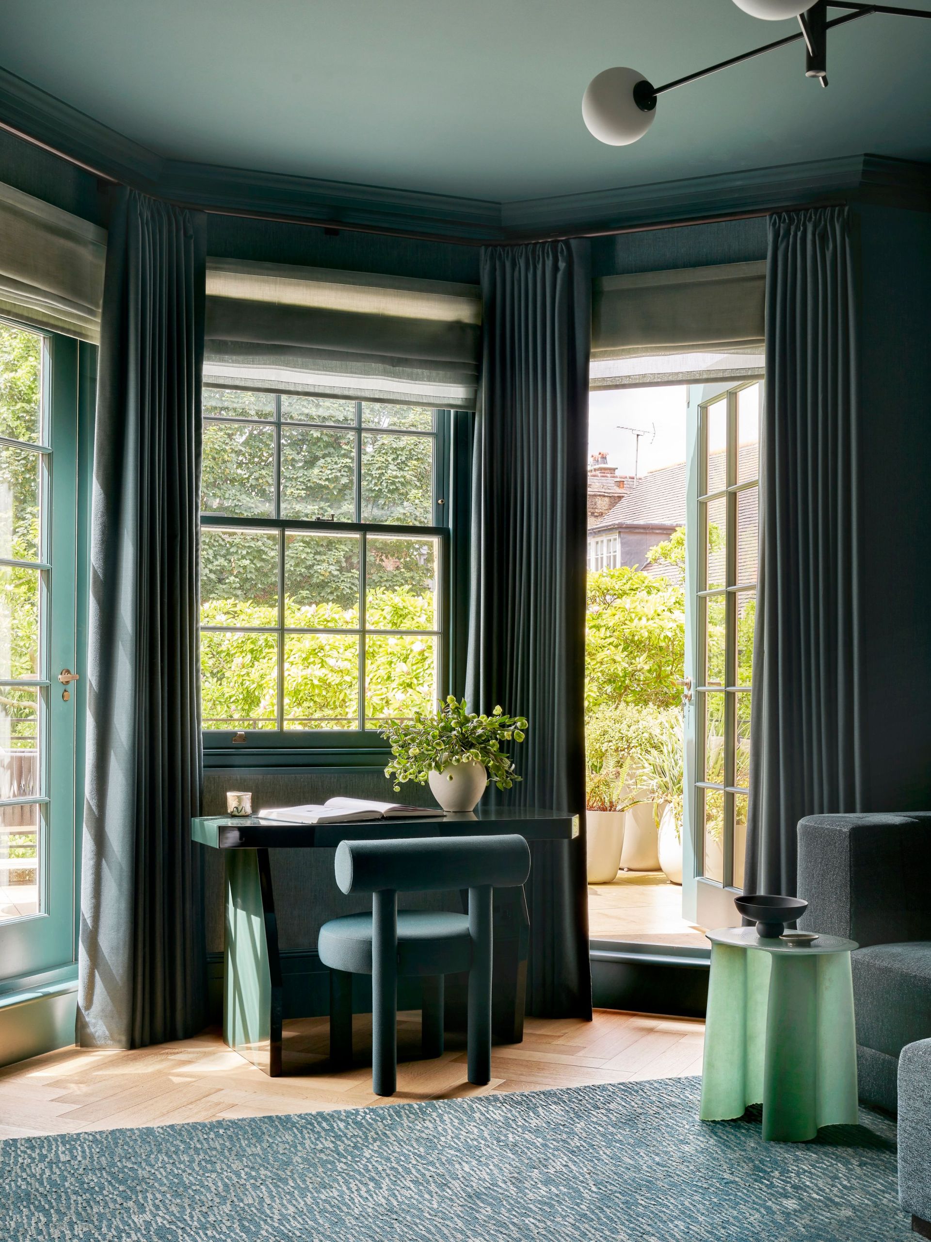 Zöld irigység: Smaragd és jade árnyalatok Londonban!