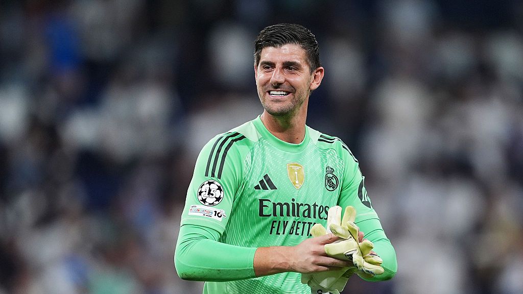 Courtois: 64,000 négyzetlábnyi focipálya méretű ház!