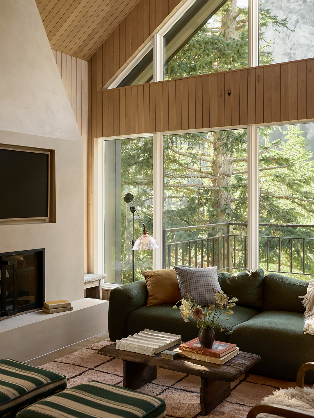 Fűtött síbakancs fal: mesés étkező a fán!