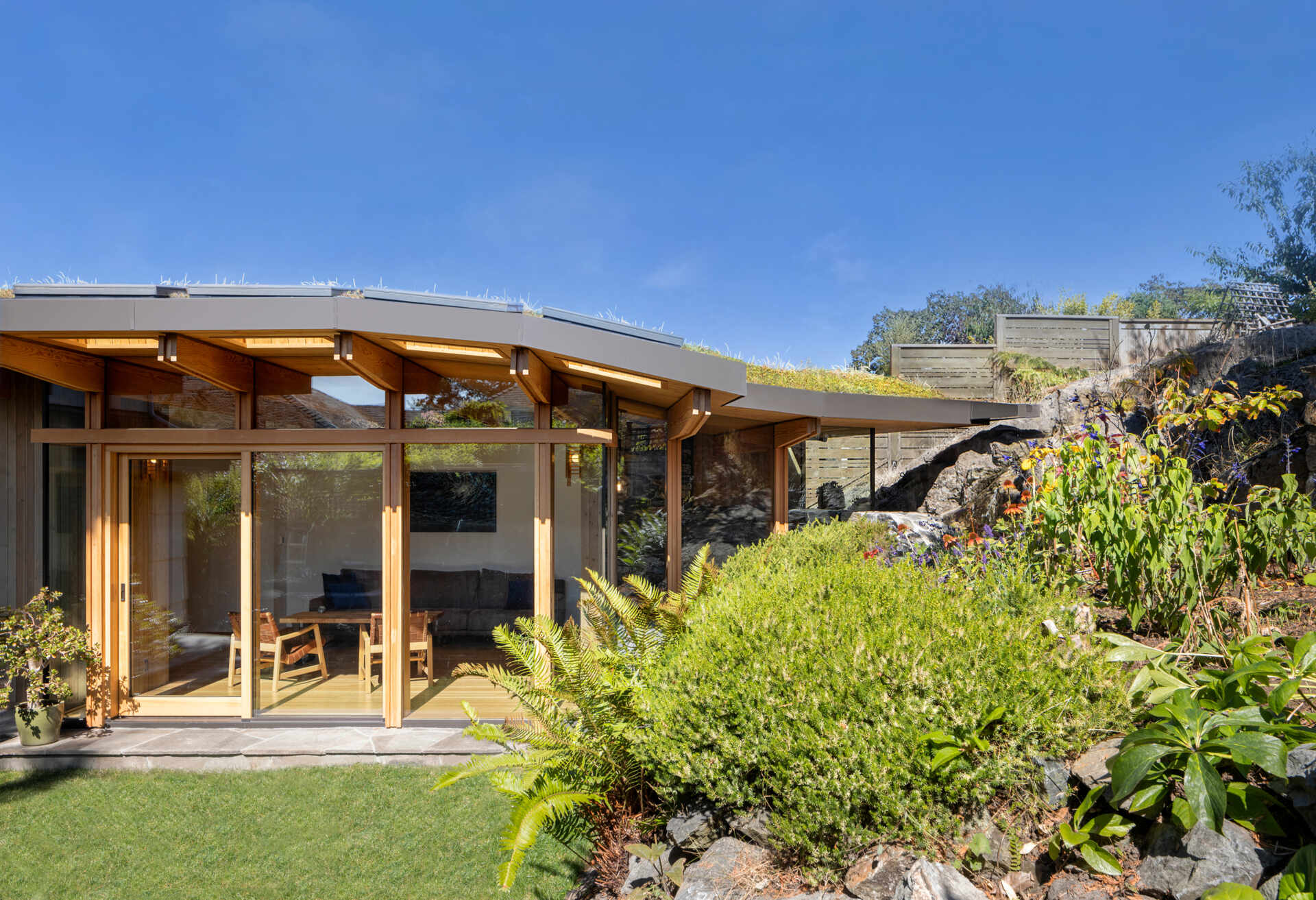 Kő helyett bővítést építettek köré!