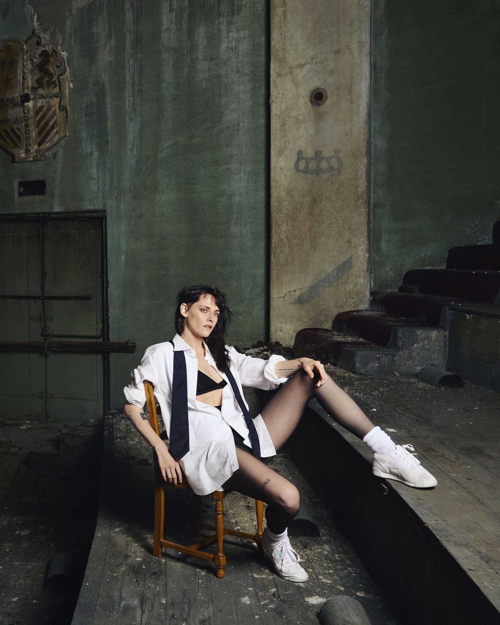 Kristen Stewart Merész Terve: Újraéleszteni egy Kedvelt Színházat!