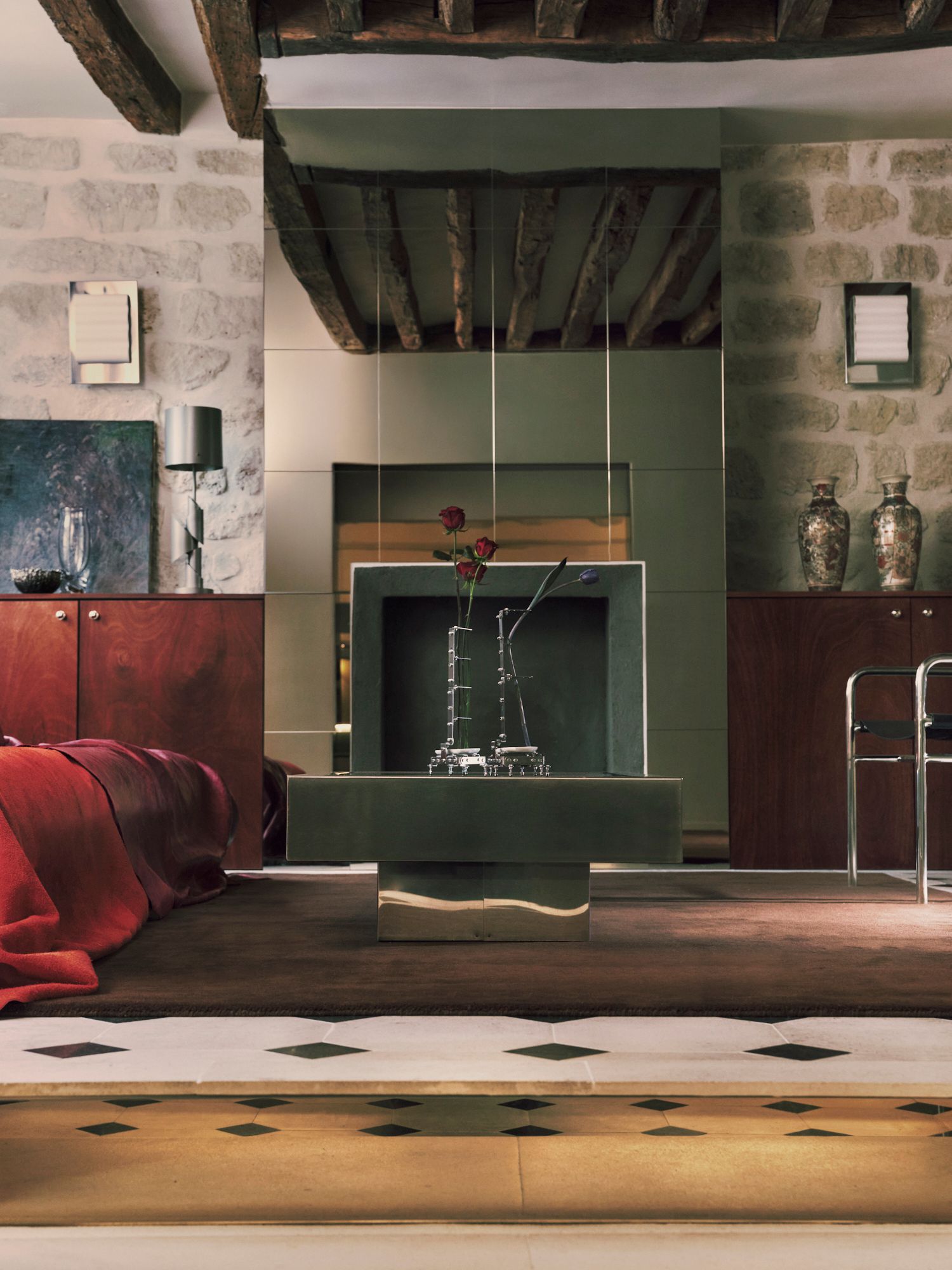 14. századi párizsi épület: Stílusos bachelor lakás!