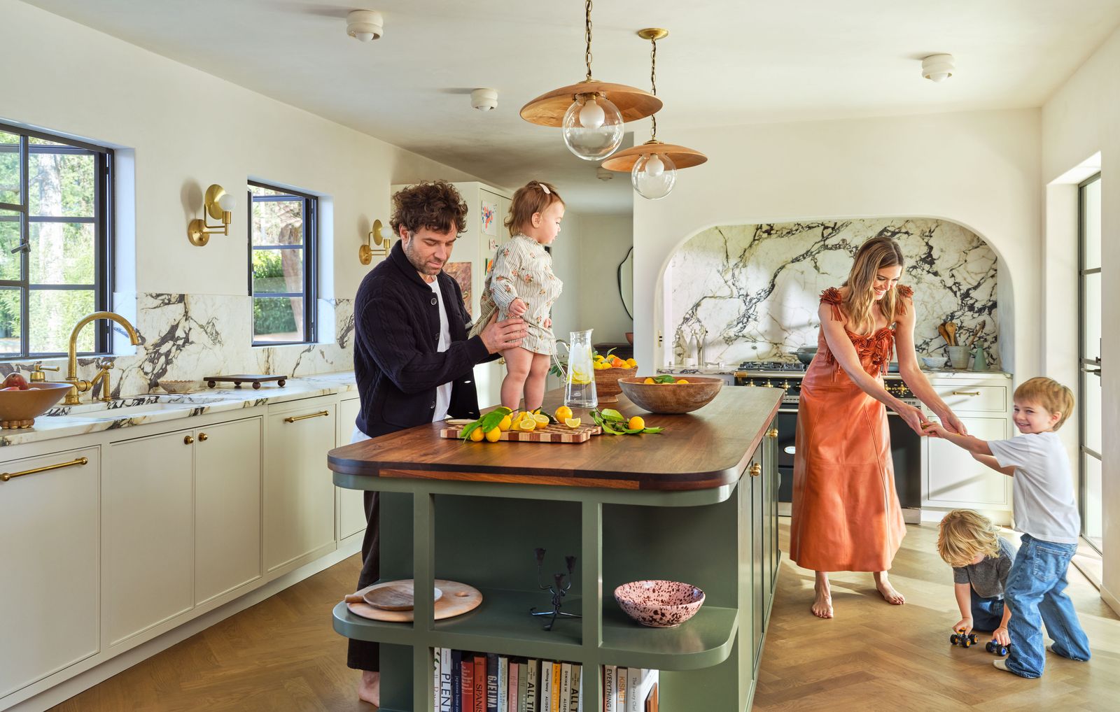 Mandy Moore családja hazatér Altadenába a felújítás után!