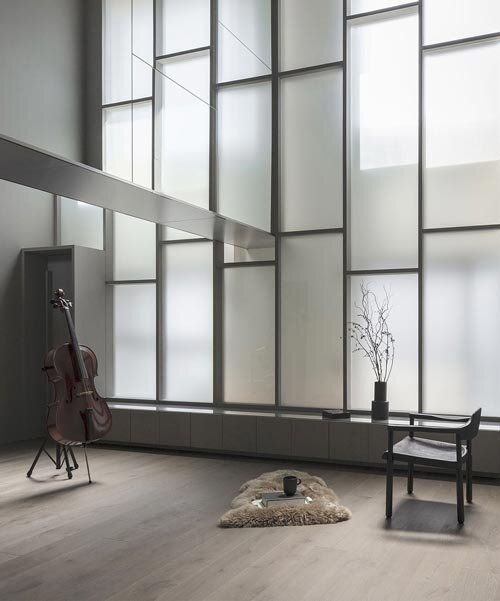 Geometrikus üvegfalak: fényfilter az 1101-es lakásban!