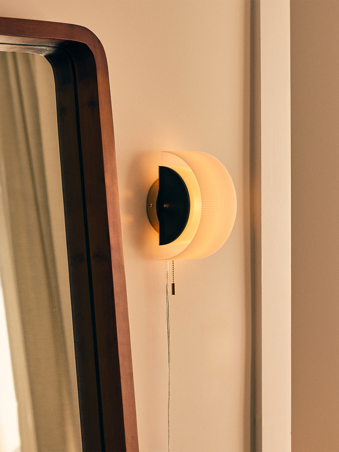 Bérlőknek ideális fali lámpa: forgatható, állítható, stílusos!