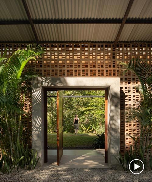 Porózus téglafalak ölelik körül a középső kertet Costa Ricában!